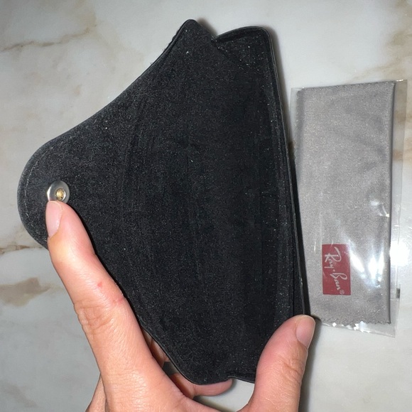 Ray Bans leather case - Picture 3 of 3